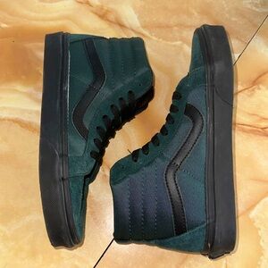 LIKE NEW green vans sk8 hi